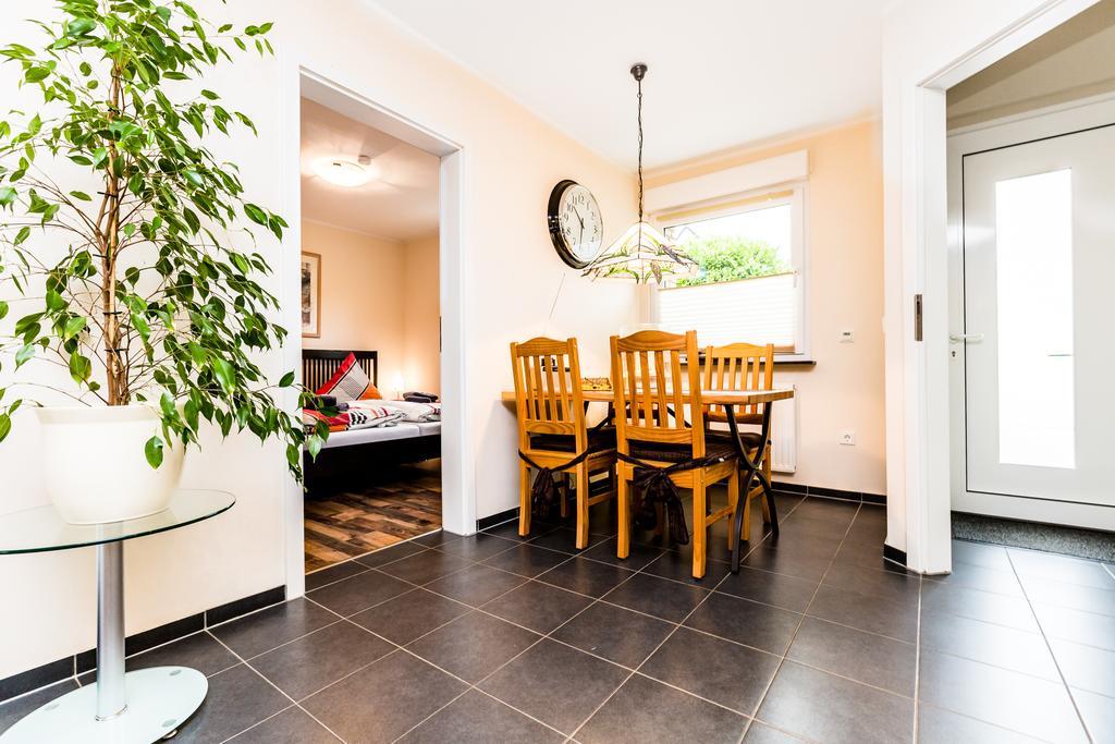Design Apartment In Koeln Mit Terrasse Номер фото
